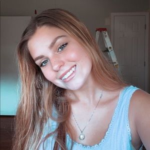 Meet your Posher, Madi